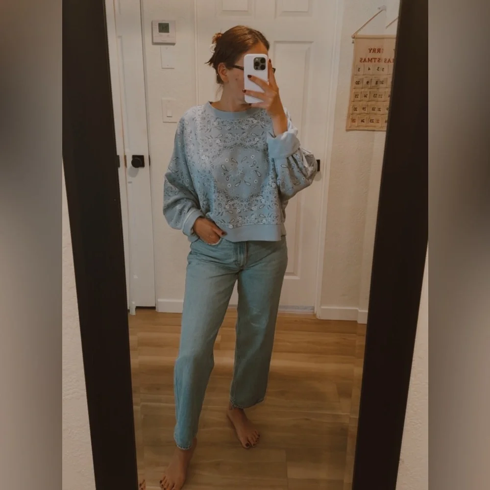 A&F - Straight Jeans - Picture 2 of 10